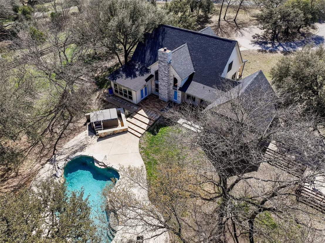Photo of 1060 Great Oaks DR