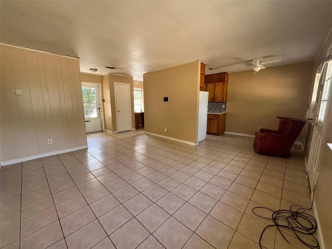 Photo of 1811 Crestview DR