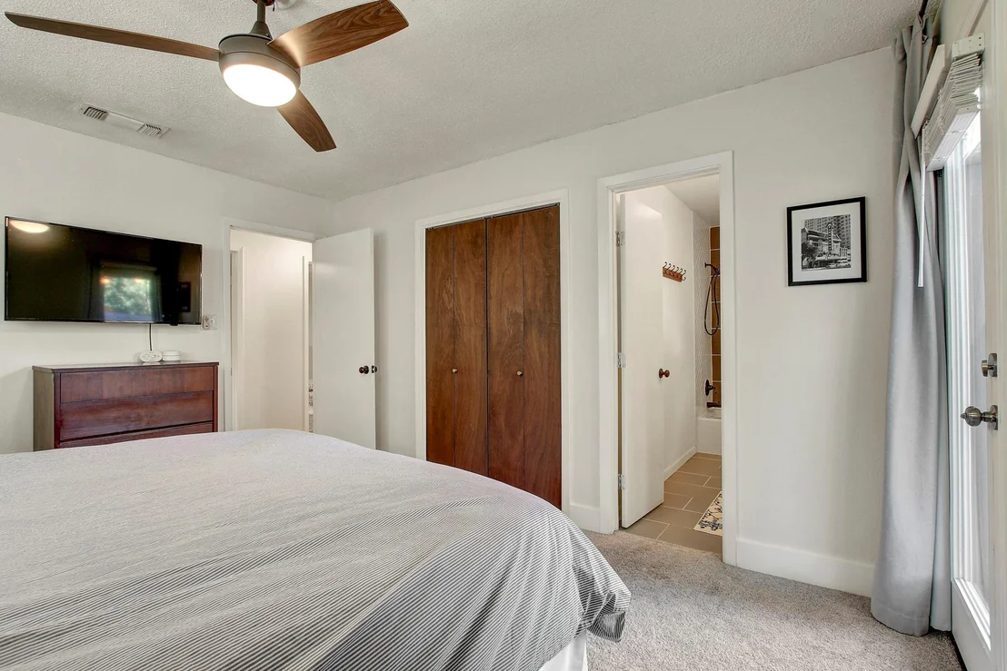 Photo of 7110 Whispering Oaks DR