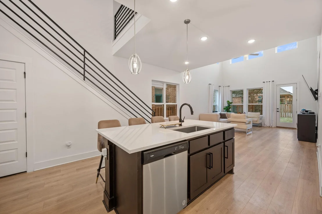 Photo of 1329 Kneehigh LN