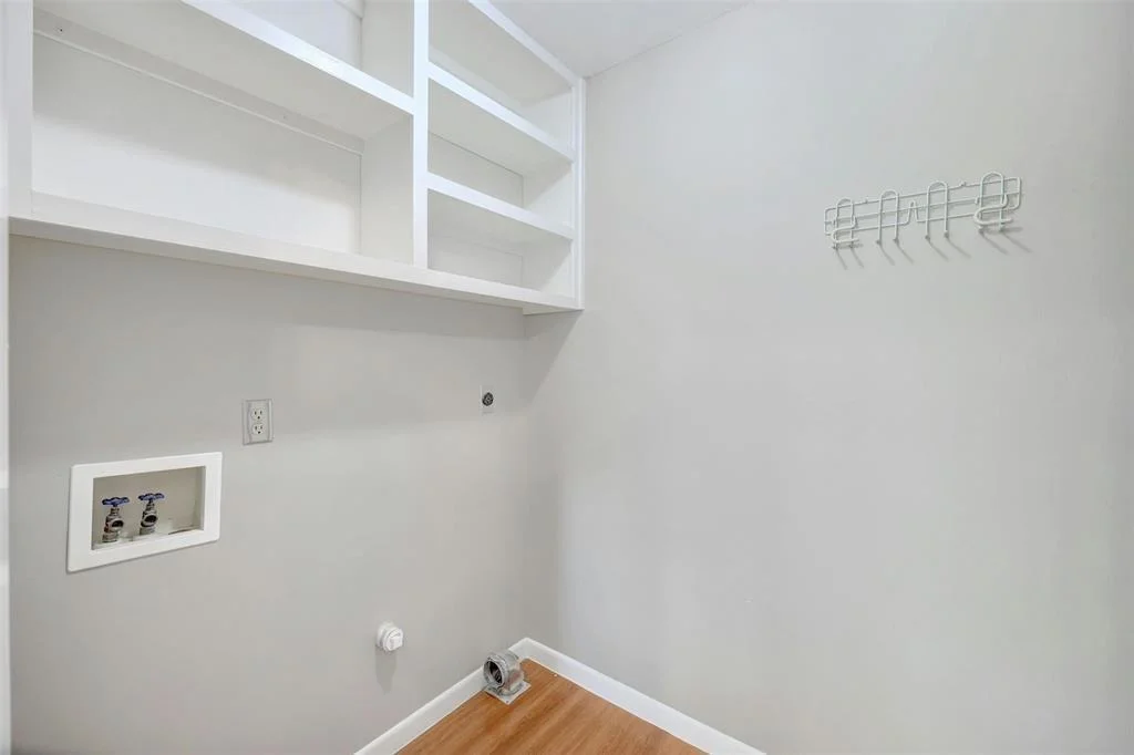 Photo of 2115 Saratoga DR