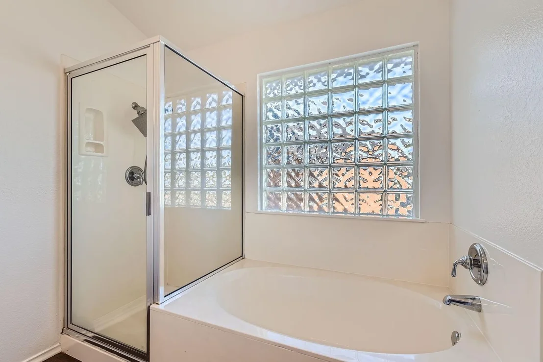 Photo of 4638 Mather