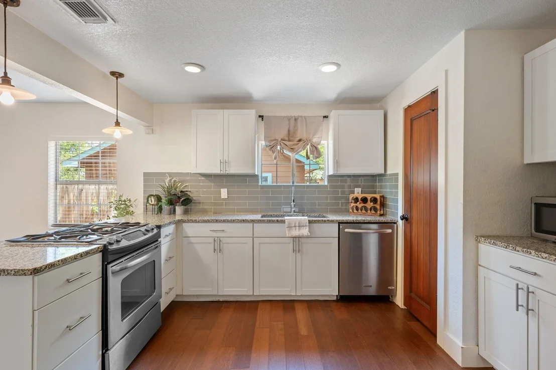 Photo of 1137 Nickols Ave