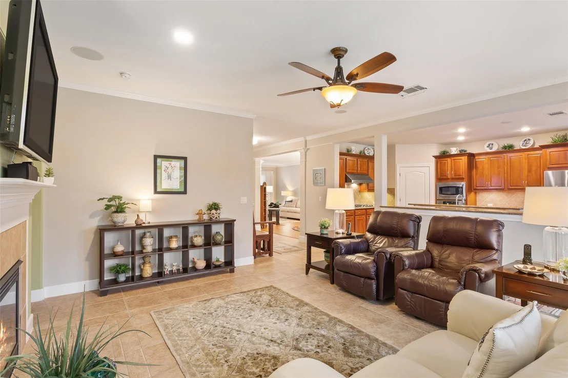 Photo of 619 Breezeway LN