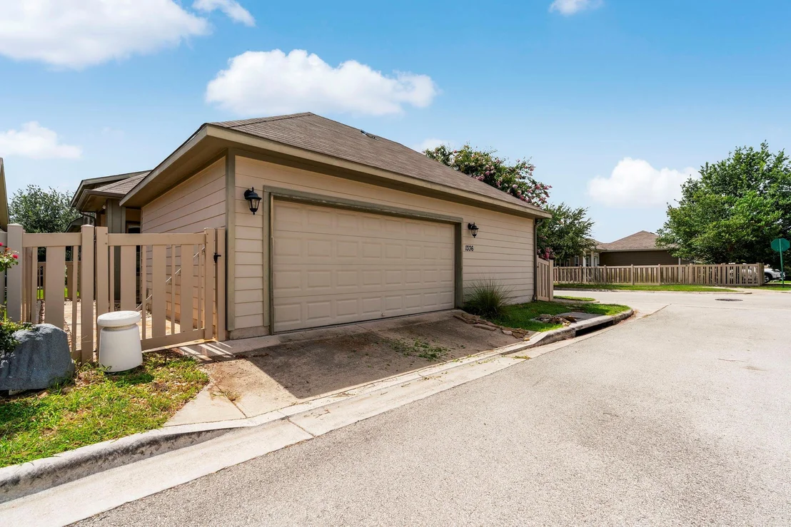 Photo of 1336 Sanders
