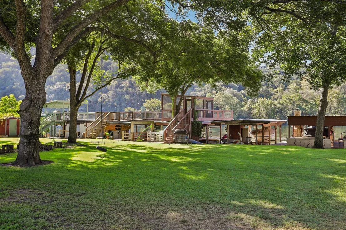 Photo of Unit 2 at 12417 River BND