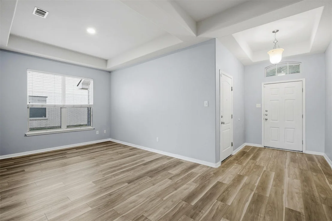 Photo of 1207 Utopia LN