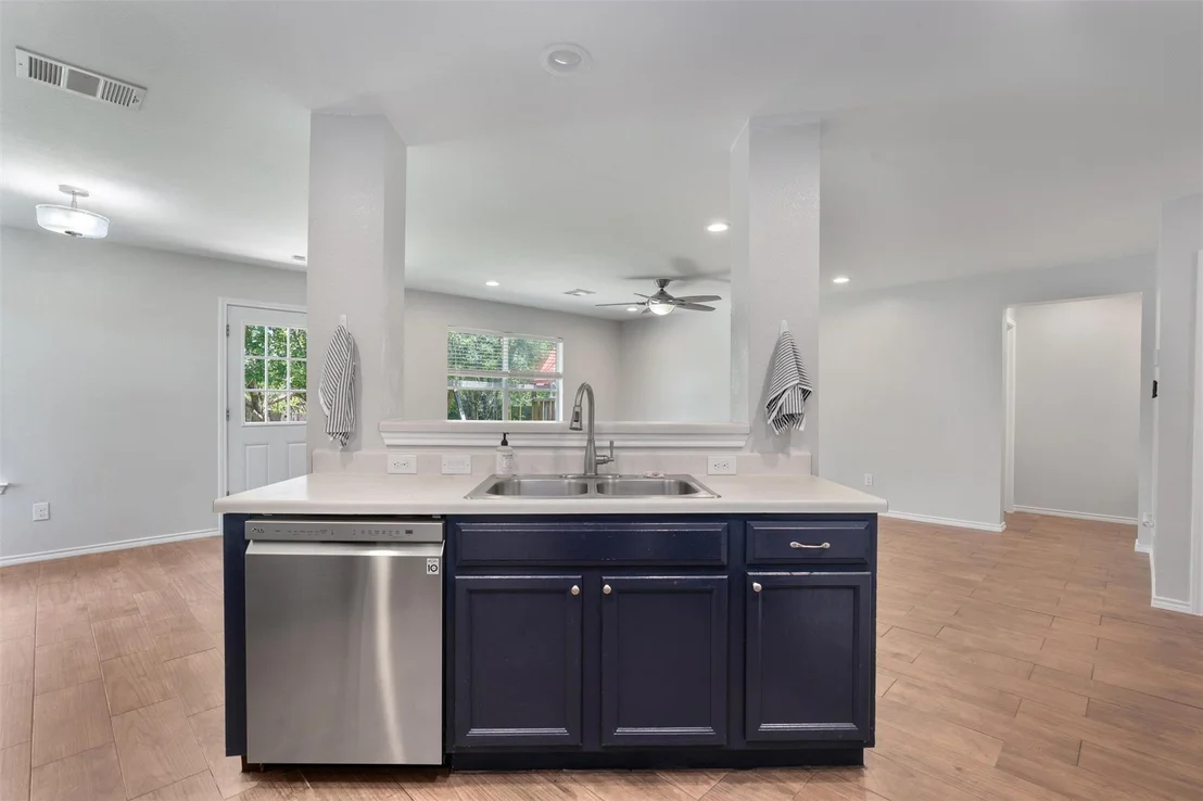 Photo of 620 Lavaca LOOP