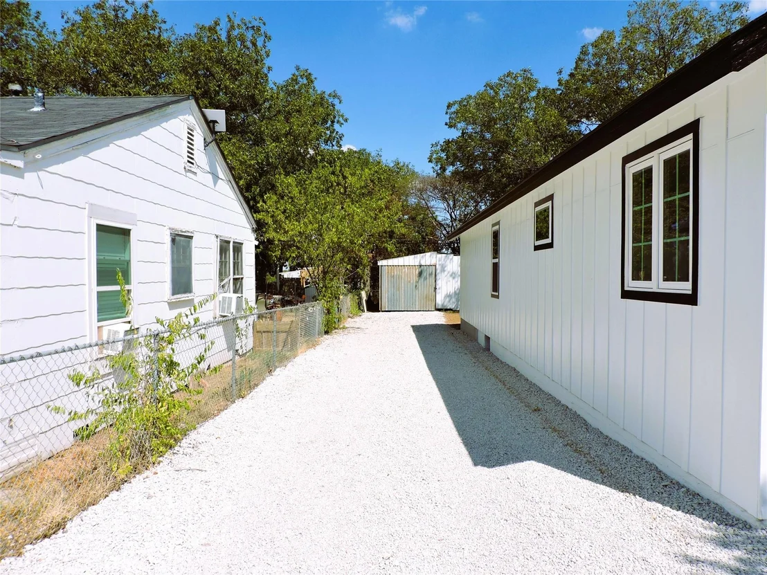 Photo of 705 E Highway 82