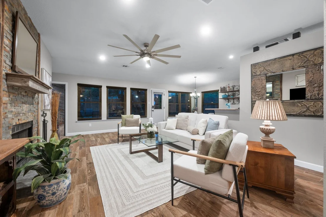 Photo of 805 Angleton CV