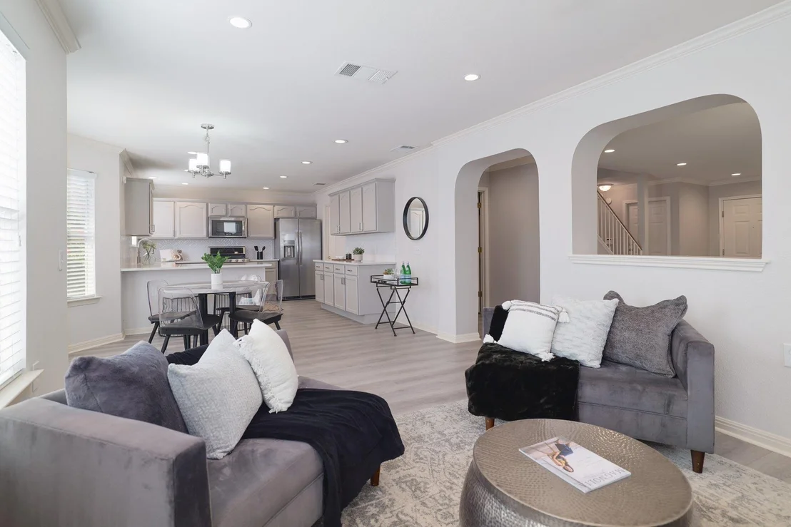 Photo of 412 Colonial Park BLVD