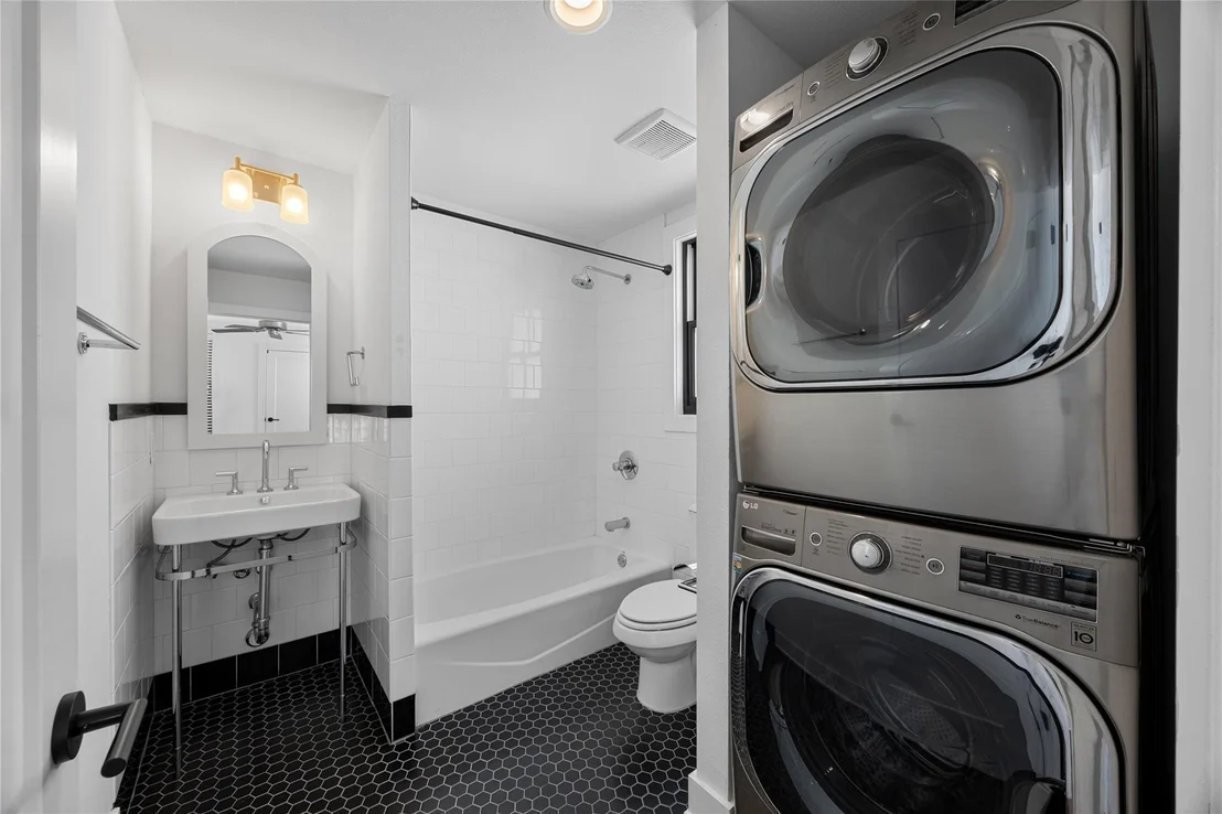 Photo of 2304 Mc Bee ST