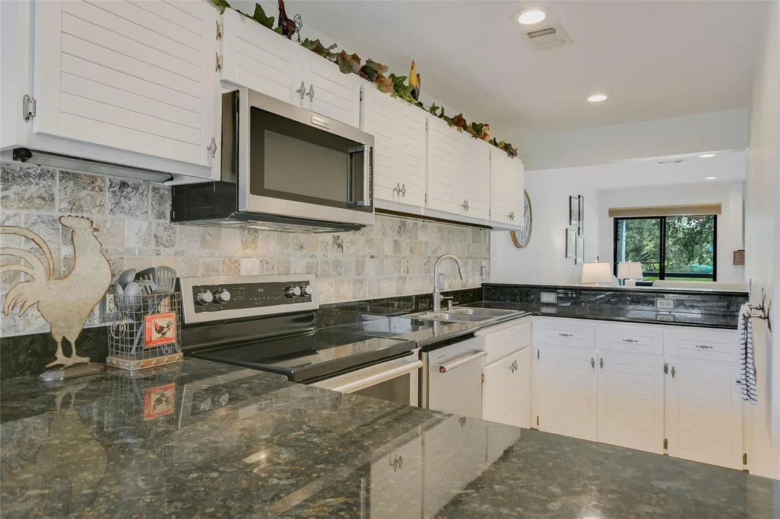 Photo of Unit 4 at 402 Lost Echo
