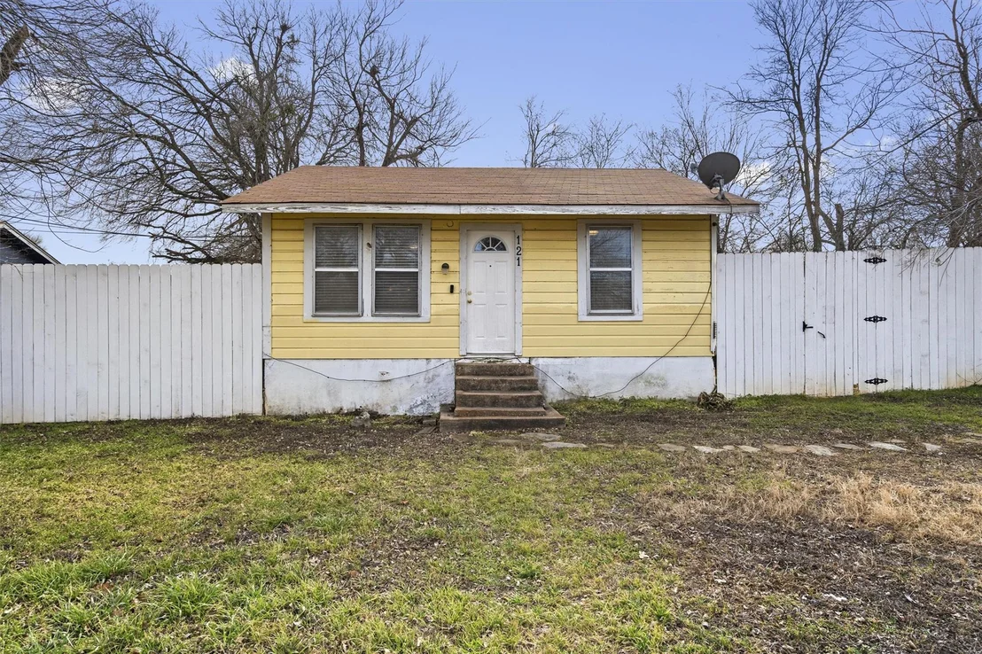 Photo of 121 Jackson ST