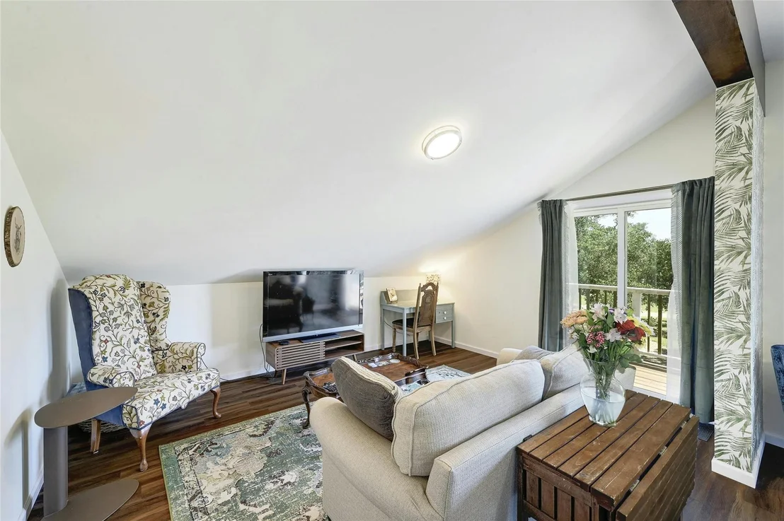 Photo of 1255 Rolling Oaks DR
