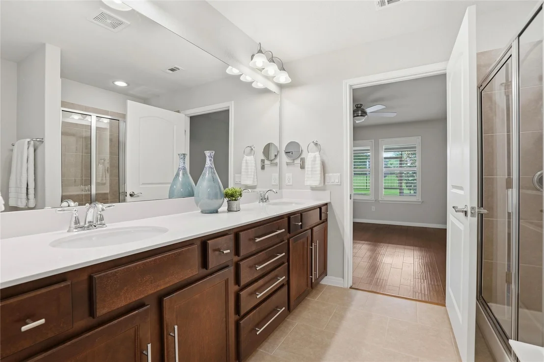 Photo of 821 Hamilton LN