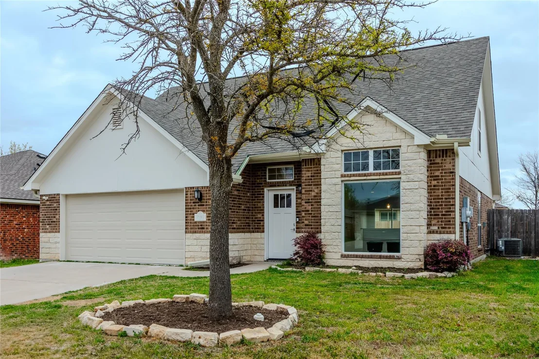 Photo of 7916 Hawthorn