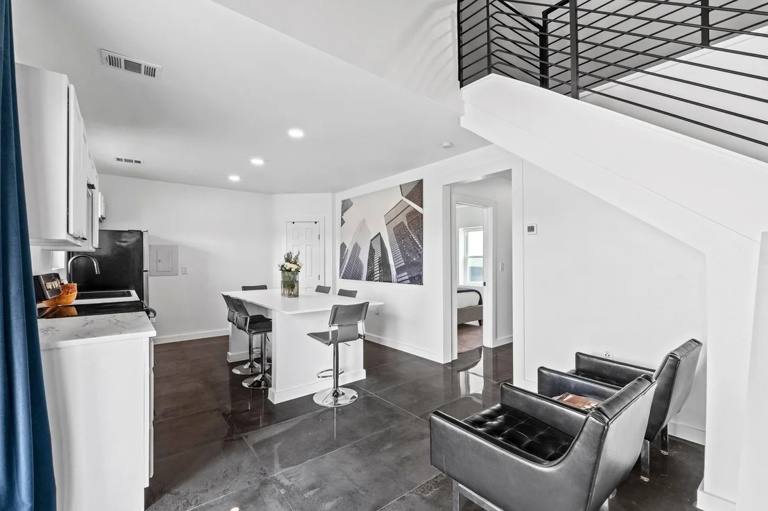 Photo of 150 Huntclub DR
