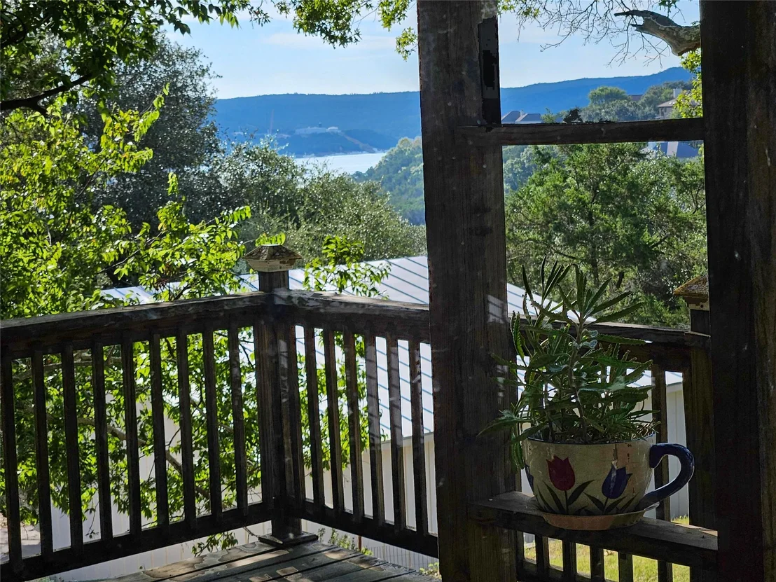 Photo of 18111 Gregg Bluff RD