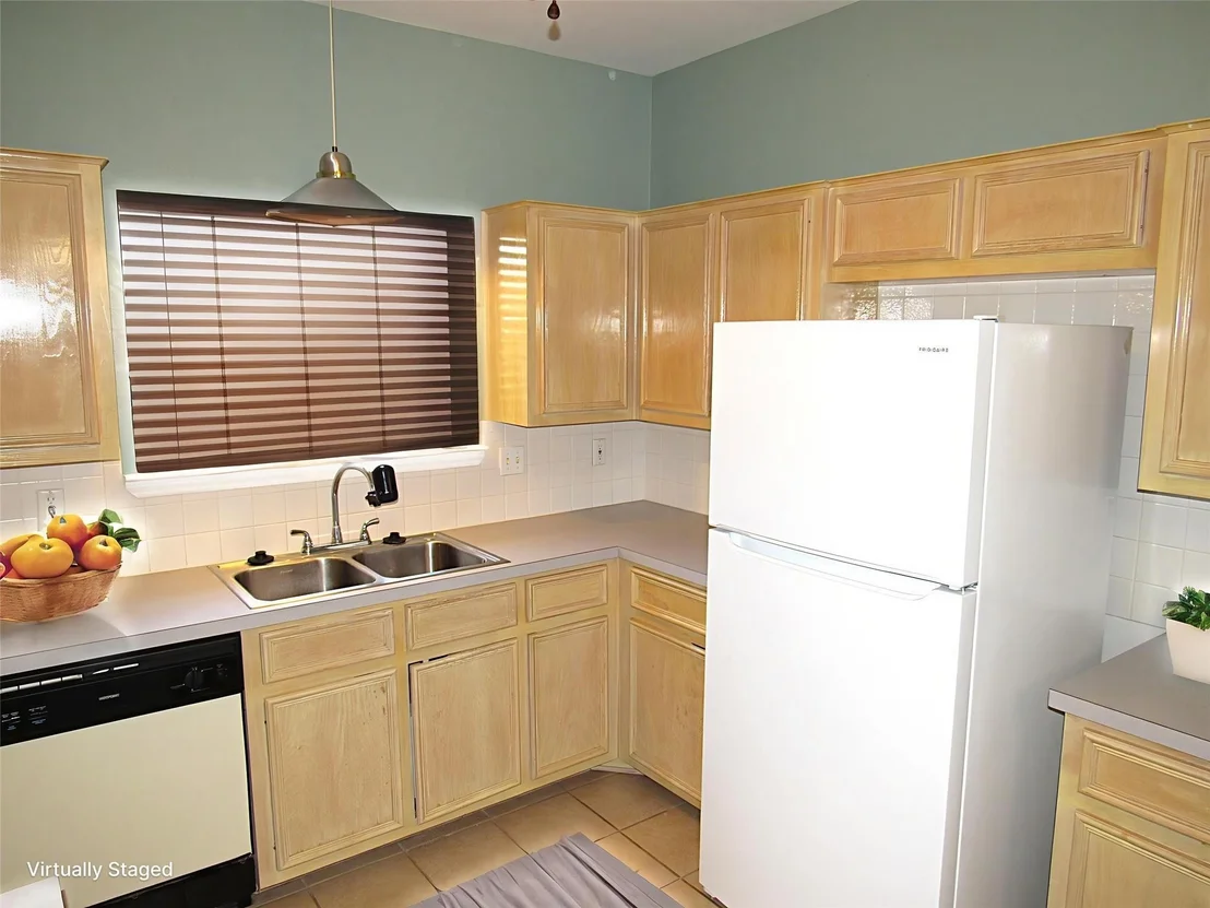 Photo of 1500 Chardonnay DR