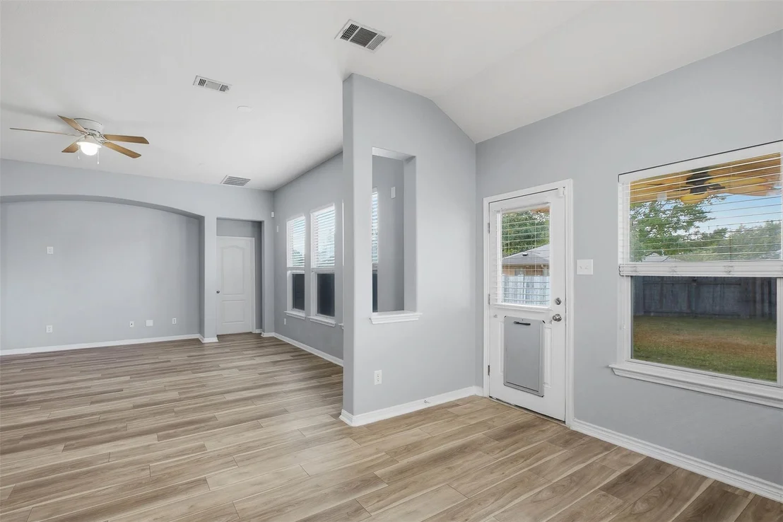 Photo of 1207 Utopia LN