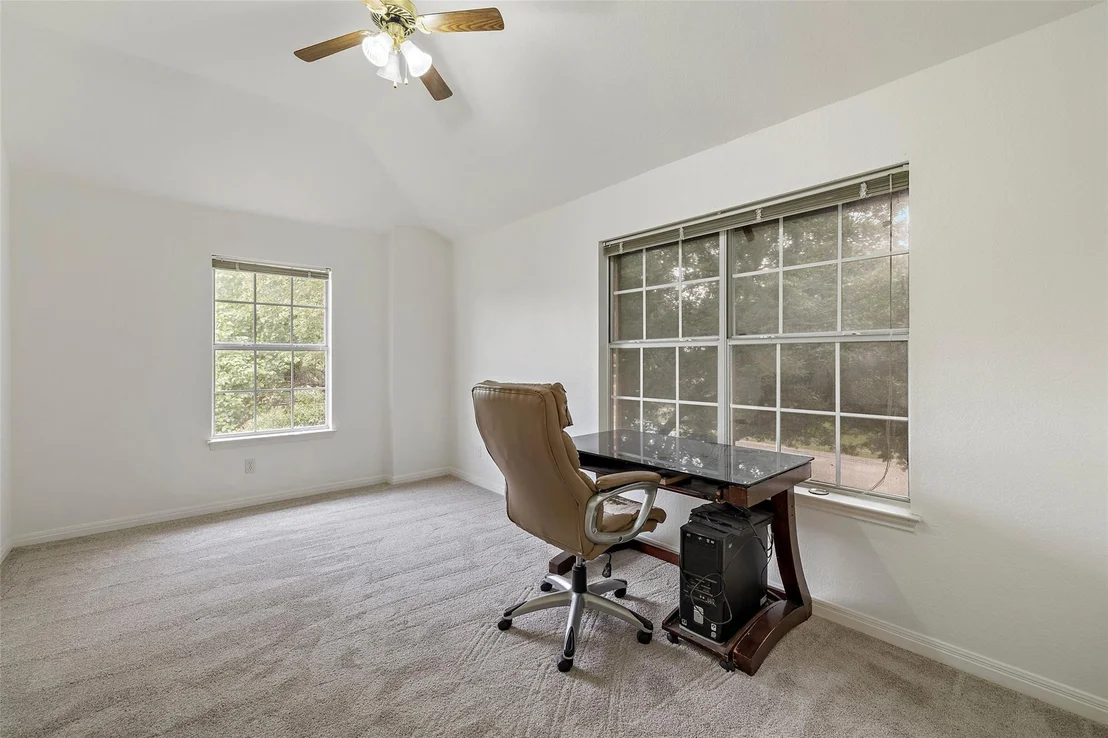 Photo of 900 Laurel CV