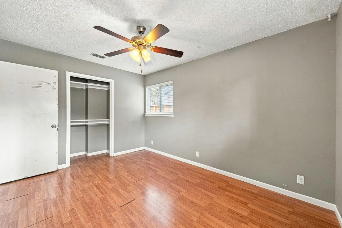 Photo of 7004 Whispering Oaks DR