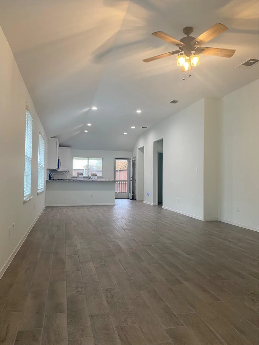 Photo of 128 Riverhill DR