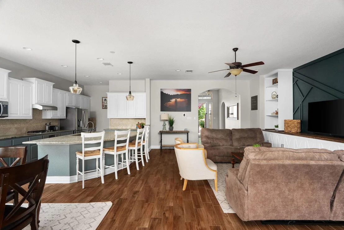 Photo of 18008 Monarch Butterfly WAY