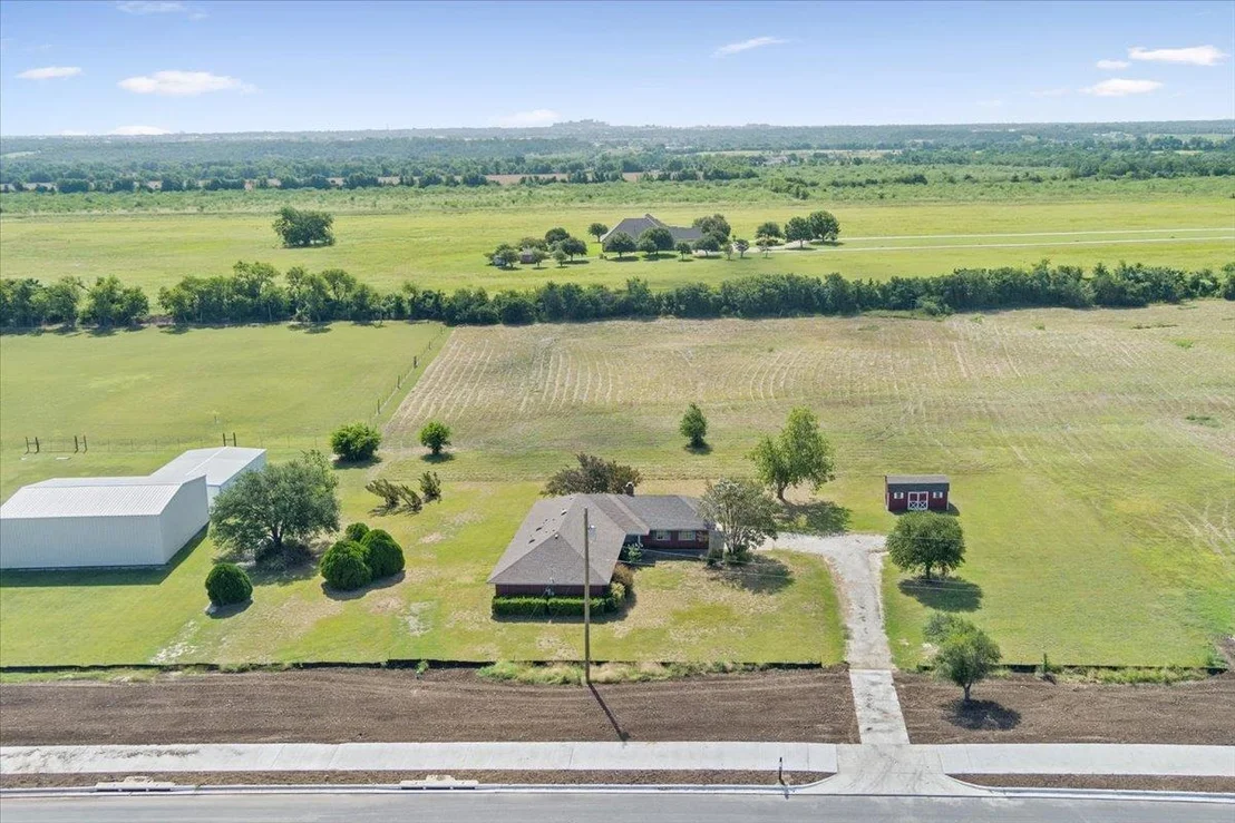 Photo of 2465 Old Waco RD