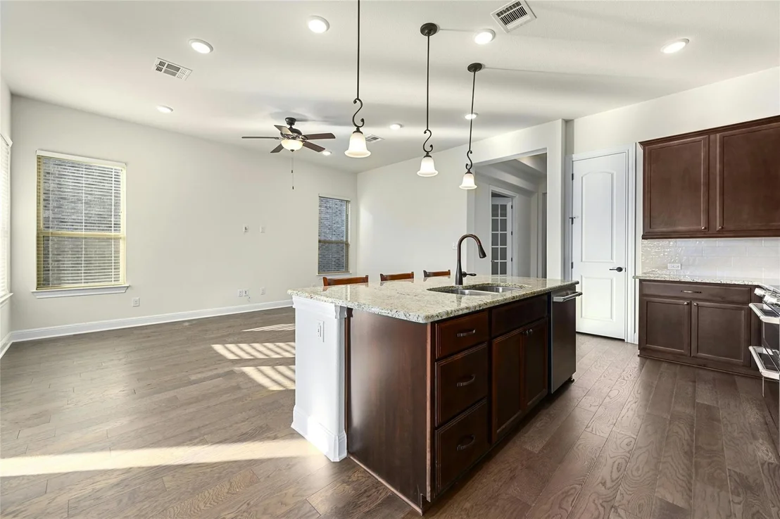 Photo of 5253 Lusso TRL