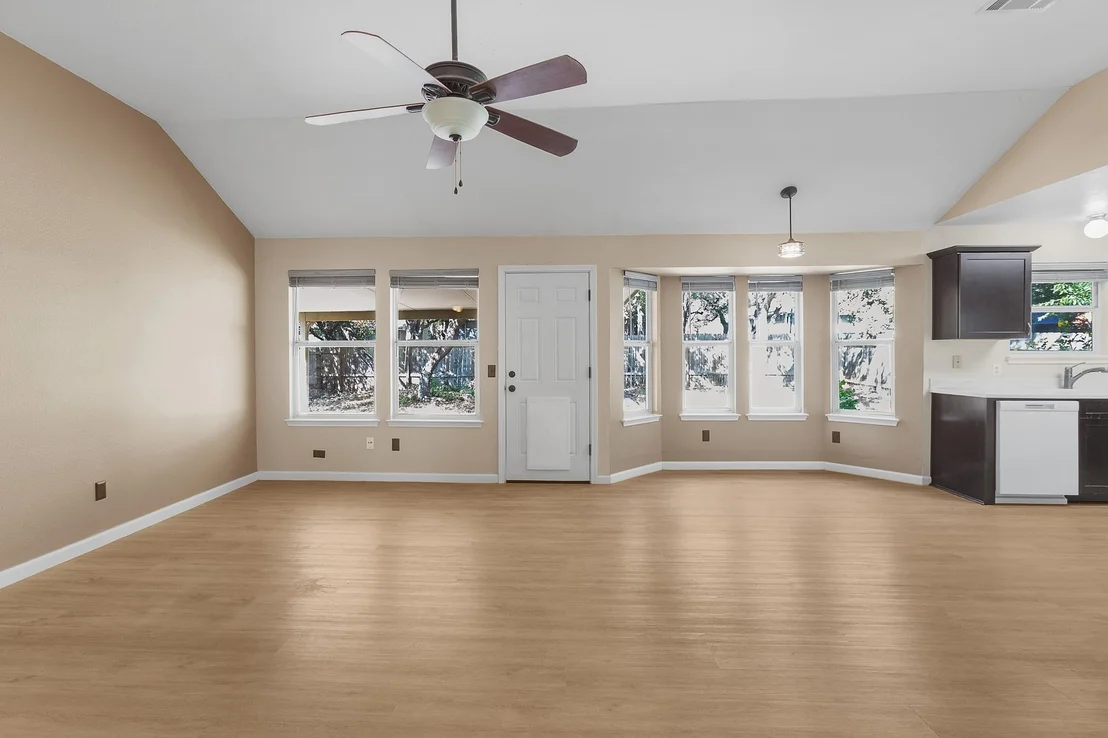 Photo of 605 Clear Spring LN