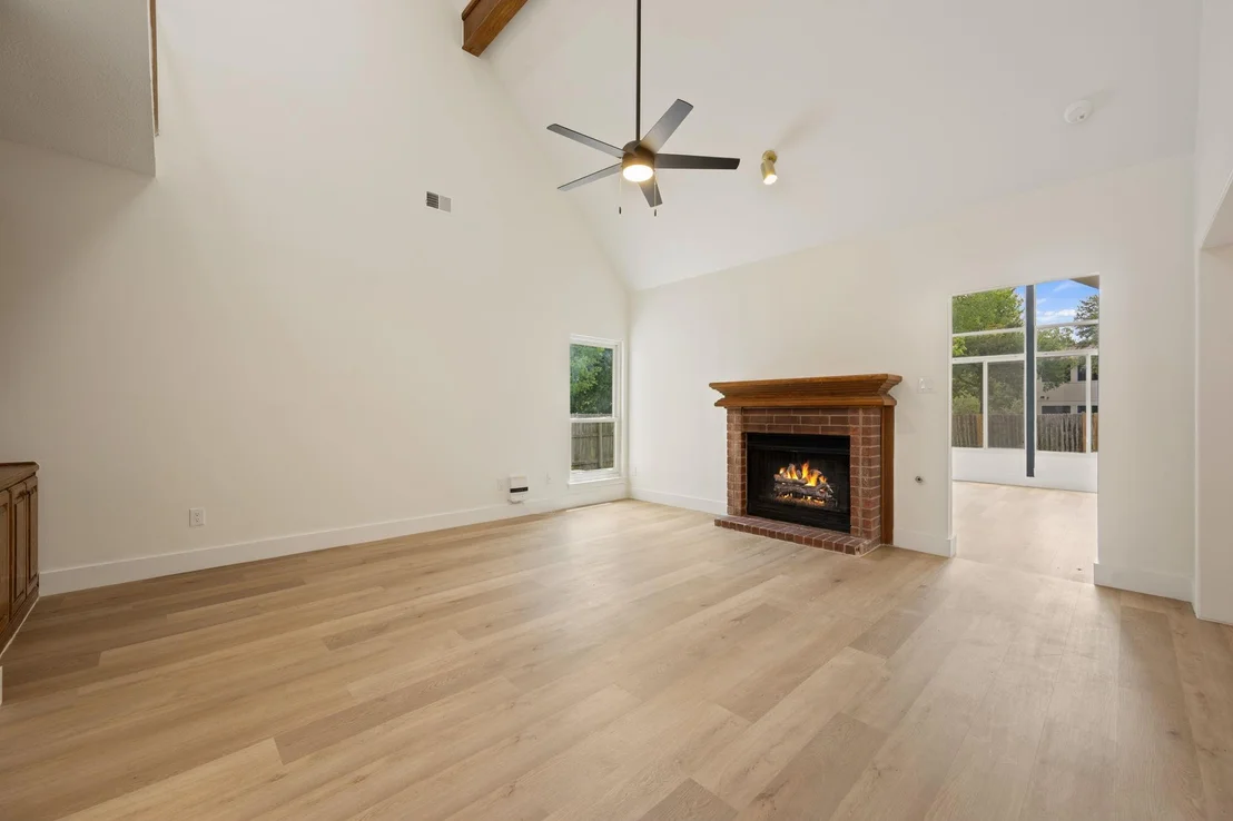Photo of 1102 Twin Creek DR