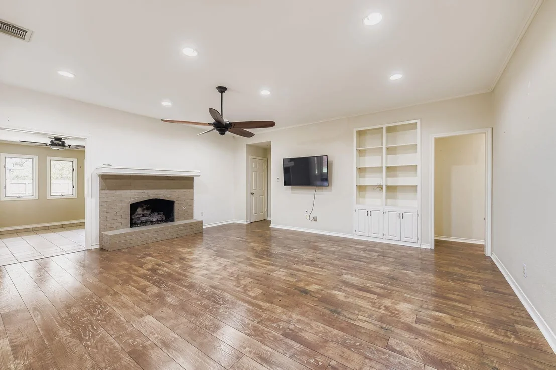 Photo of 10705 Pinehurst DR