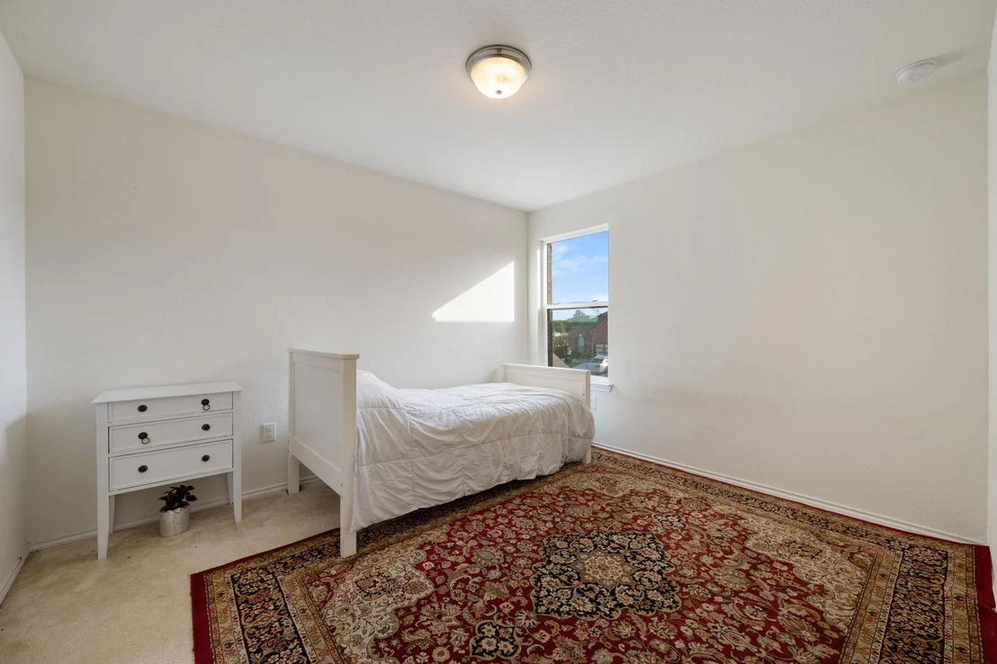 Photo of 807 Screech Owl DR