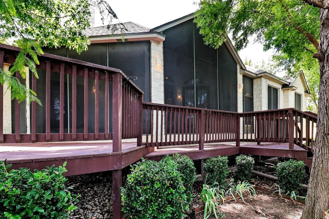 Photo of 110 Dog Leg ST