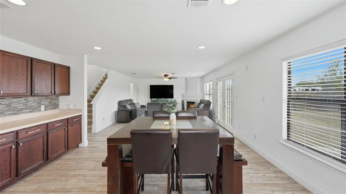 Photo of 585 Siebert DR