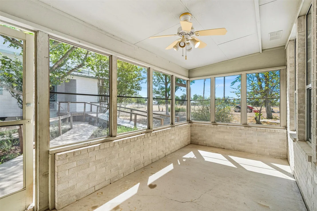 Photo of 105 Davis DR