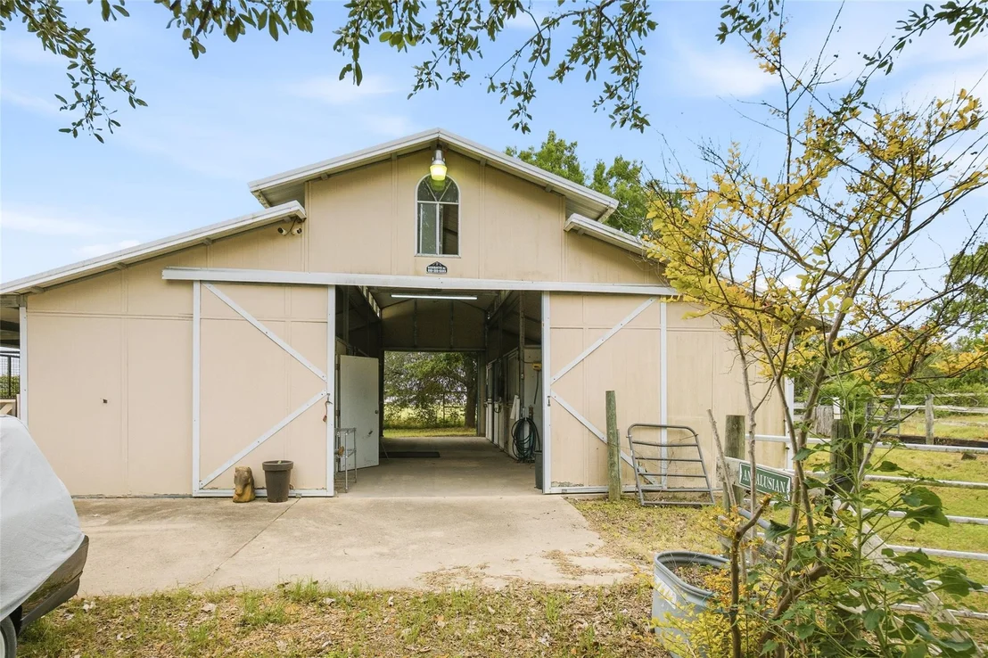 Photo of 600 Eastview DR