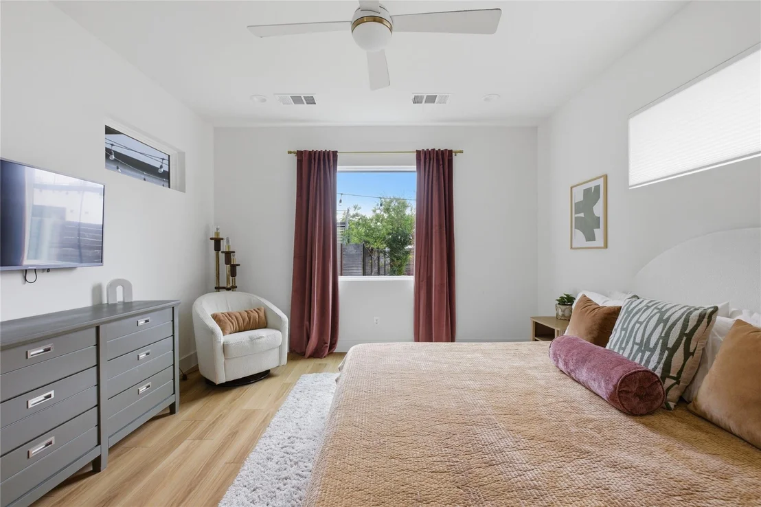 Photo of 1001 Scenic DR