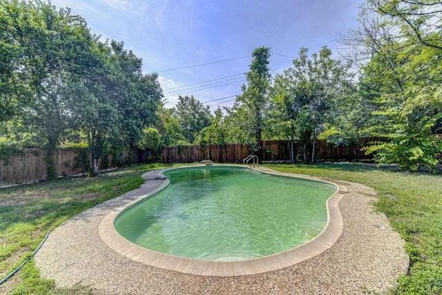 Photo of 6905 Drexel DR
