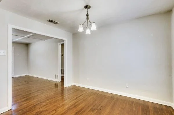 Photo of 607 W North Loop BLVD