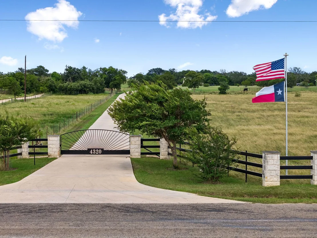 Photo of 4320 County Road 223