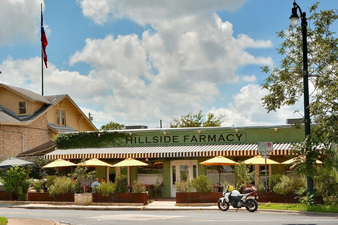 Photo of Unit 229 at 800 Embassy DR