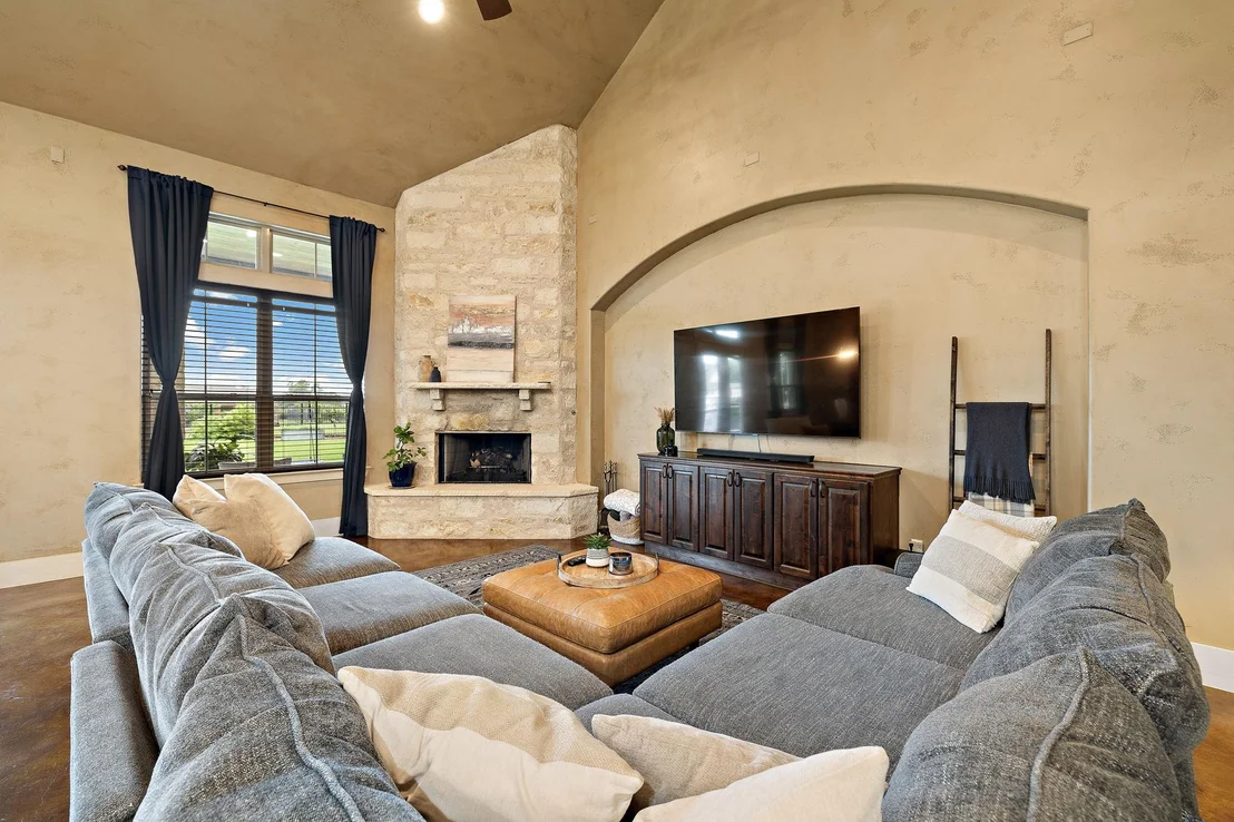 Photo of 201 Eagle Valley LN