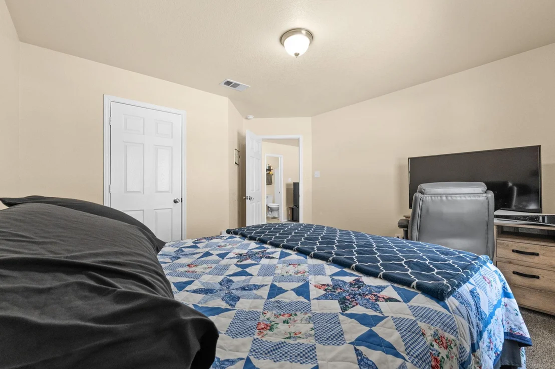 Photo of 404 Curtis DR