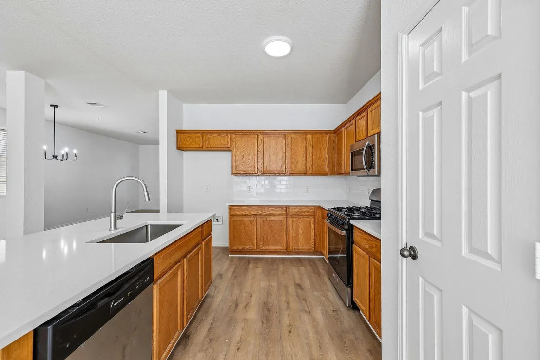Photo of 1000 Monadale TRL