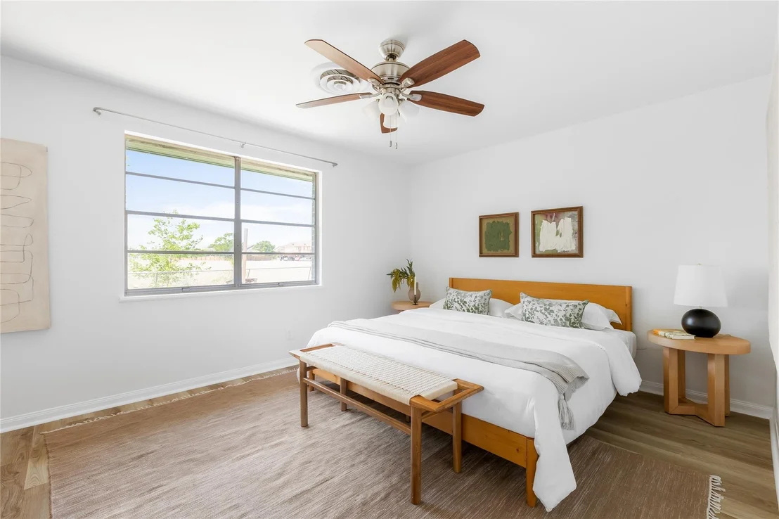 Photo of 304 W Bee ST