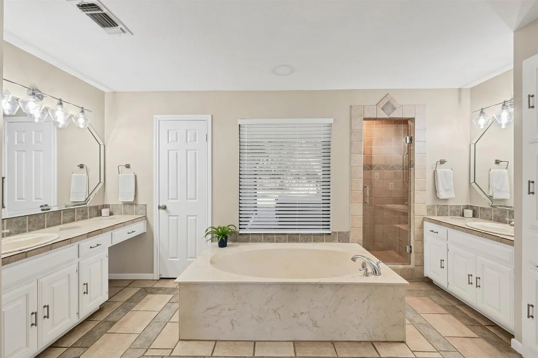 Photo of 3104 Oak Bend DR