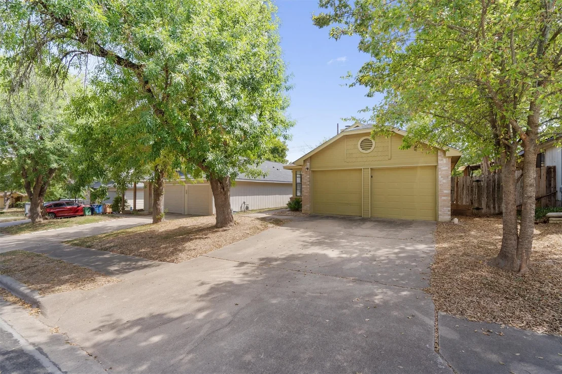 Photo of 1809 Heatherglen LN